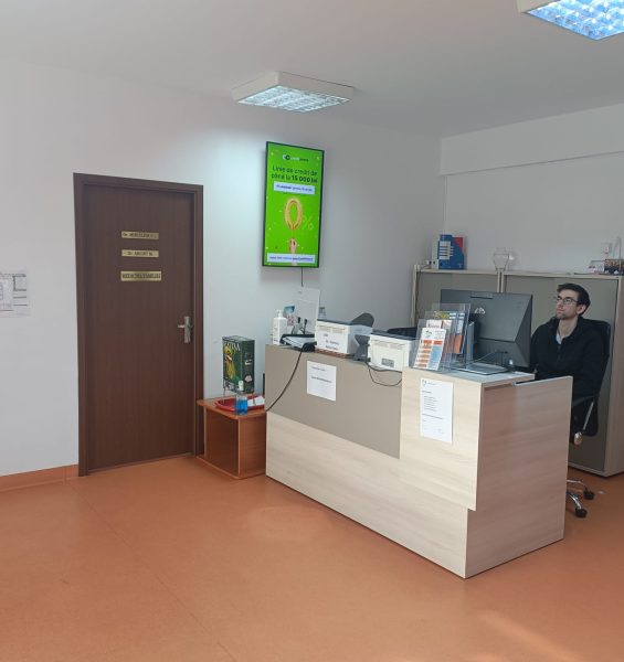 Reteaua Digitala DOOH Indoor - Eridan Microclinica Aviației Receptie 2 Reteaua Digitala DOOH Indoor - Eridan Microclinica Aviației Receptie 2