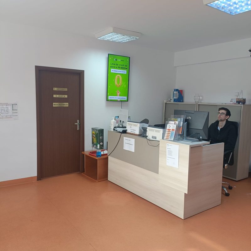 Reteaua Digitala DOOH Indoor - Eridan Microclinica Aviației Receptie 2