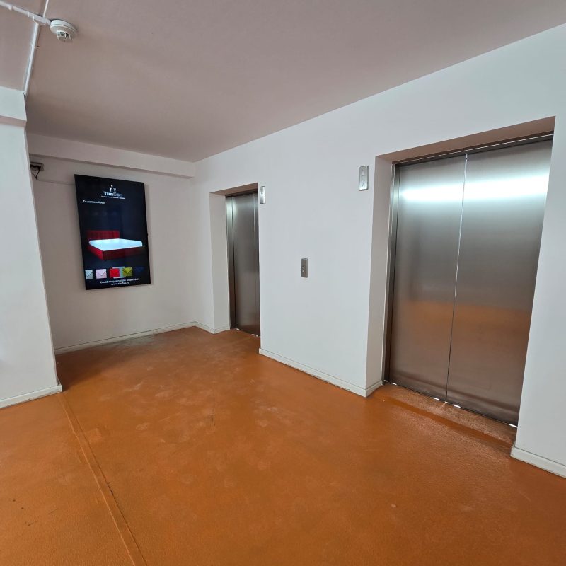 Reteaua Digitala DOOH Indoor - Olimpia Parking etaj 2 – Parcare Aeroportul Otopeni