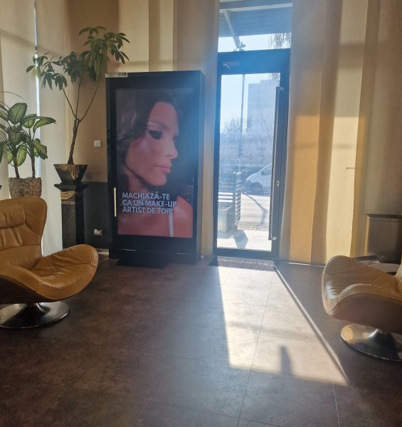Reteaua Digitala DOOH Indoor - WORLD ESTETICA | clinica estetica de lux