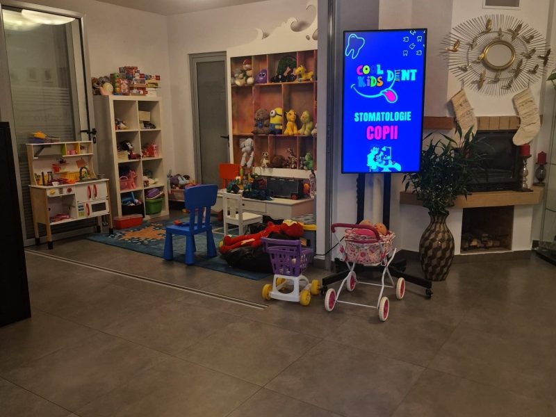 Reteaua Digitala DOOH Indoor - Cool Kids Dent