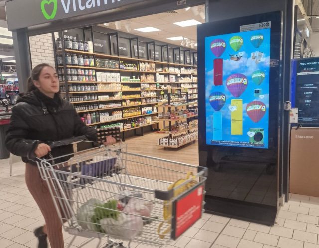 Luxul publicității digitale în Iași: Rețeaua DOOH EkoGroup, susținută de Ciprian Petrescu